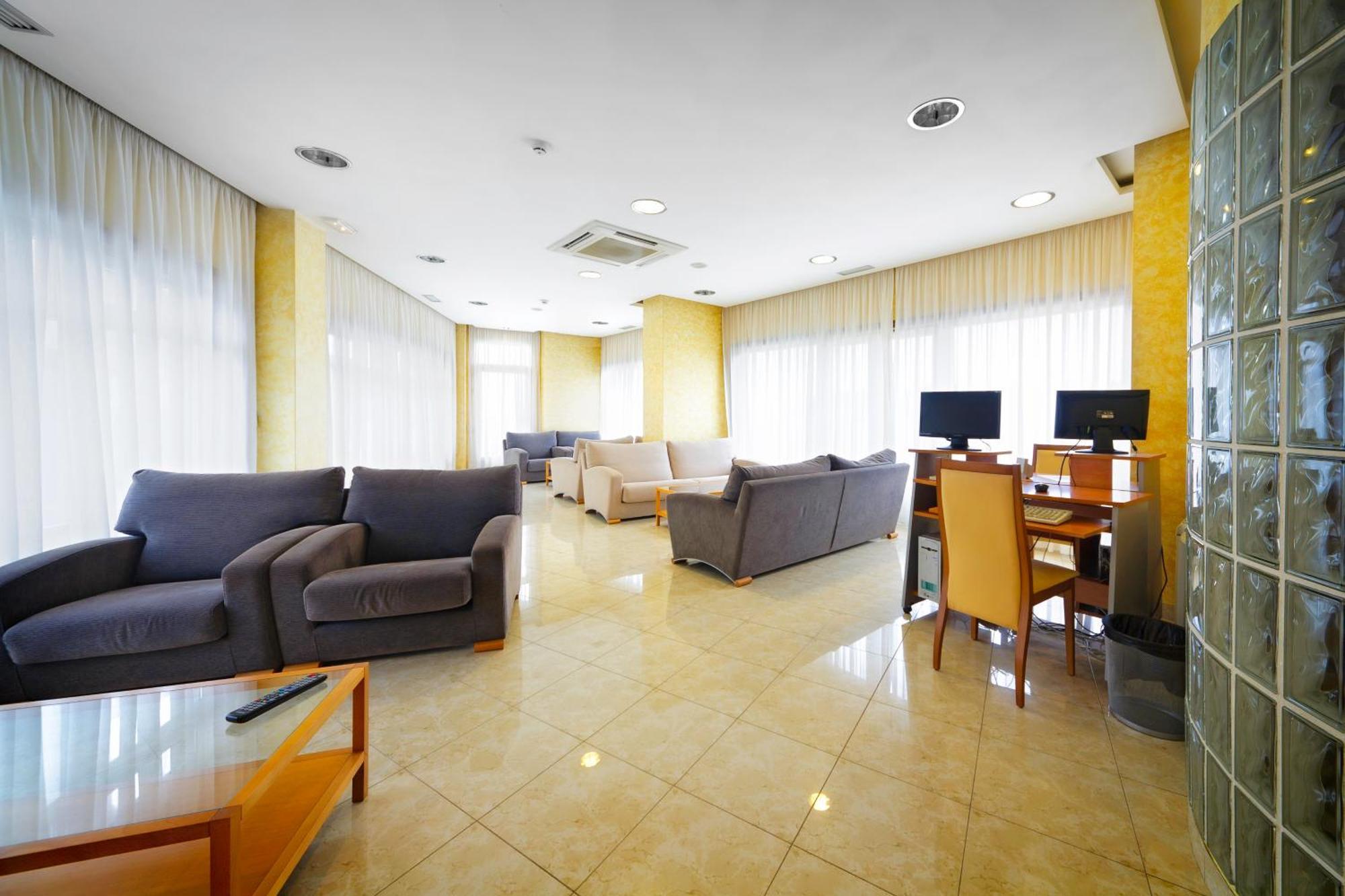 Hotel Florida Arteixo Kültér fotó